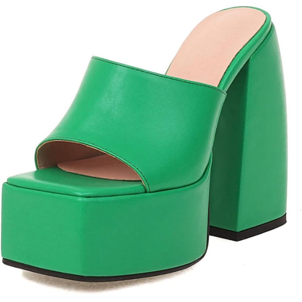 Trendy chunky green platform bratz heels